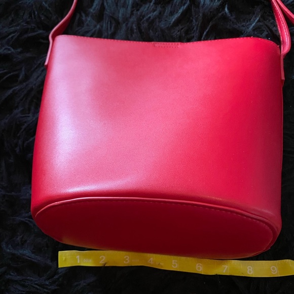 ❤️Red Adjustable Strap Bucket Bag - Picture 9 of 9